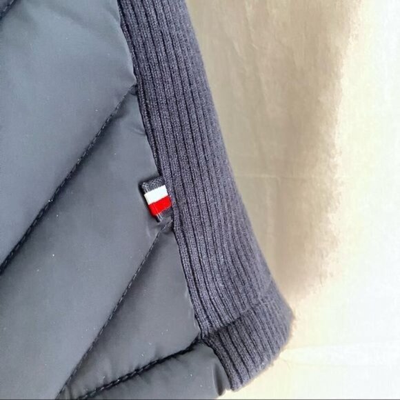 Tommy Hilfiger Puffer Vest M Ombré Quilted Outdoors Zip Pockets Ski Packable - Picture 8 of 11